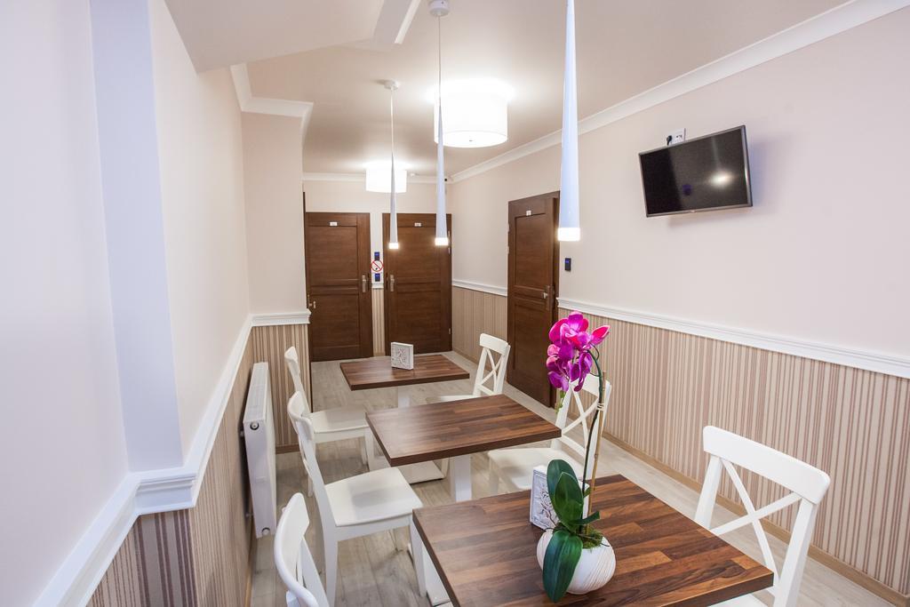 Hostel Замбрув Екстериор снимка