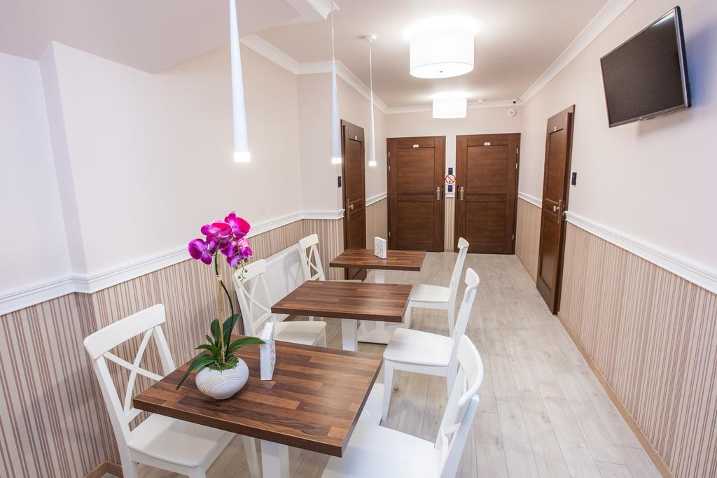 Hostel Замбрув Екстериор снимка
